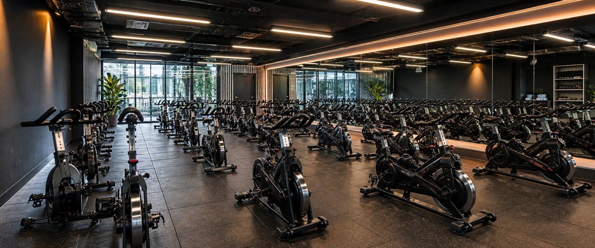 Dark Gym Spinning Salon